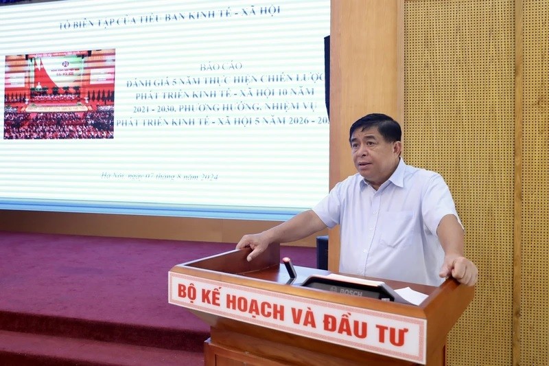 Khẩn trương hoàn thiện dự thảo Báo cáo Kinh tế-Xã hội để trình Bộ Chính trị Khẩn trương hoàn thiện dự thảo Báo cáo Kinh tế-Xã hội để trình Bộ Chính trị