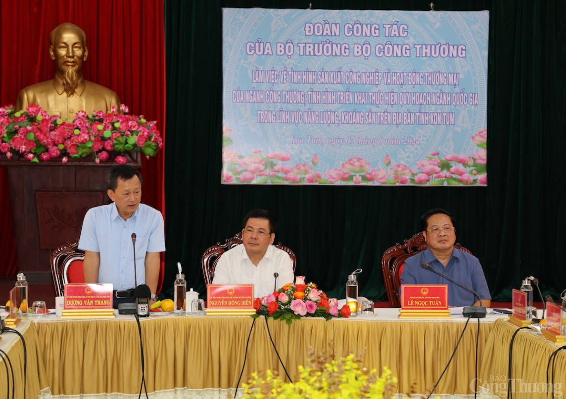 Bí thư Tỉnh ủy Kon Tum Dương Văn Trang phát biểu tại buổi làm việc Bí thư Tỉnh ủy Kon Tum Dương Văn Trang phát biểu tại buổi làm việc