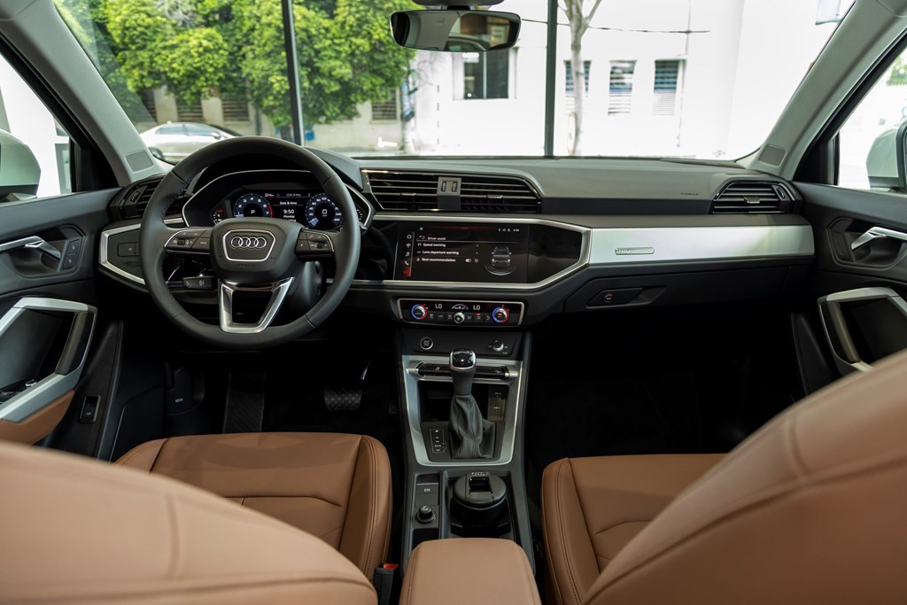 Audi Q3 Advanced Black Edition cá tính về Việt Nam, giá từ 1,89 tỷ đồng Audi Q3 Advanced Black Edition cá tính về Việt Nam, giá từ 1,89 tỷ đồng