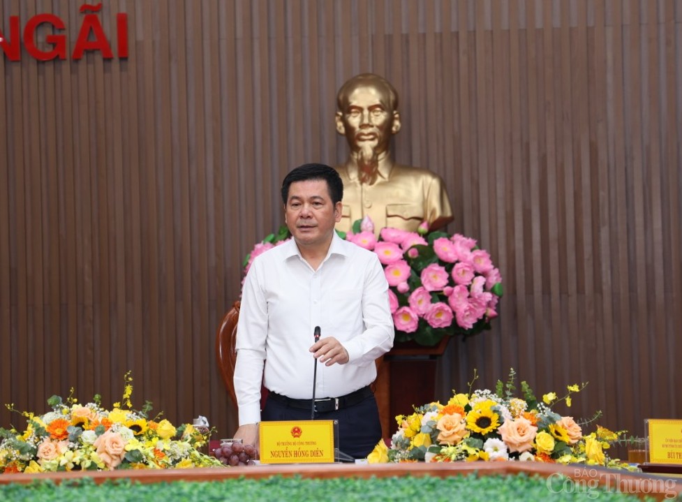 Bộ trưởng Nguyễn Hồng Diên dẫn đầu Đoàn công tác làm việc với tỉnh Quảng Ngãi Bộ trưởng Nguyễn Hồng Diên dẫn đầu Đoàn công tác làm việc với tỉnh Quảng Ngãi