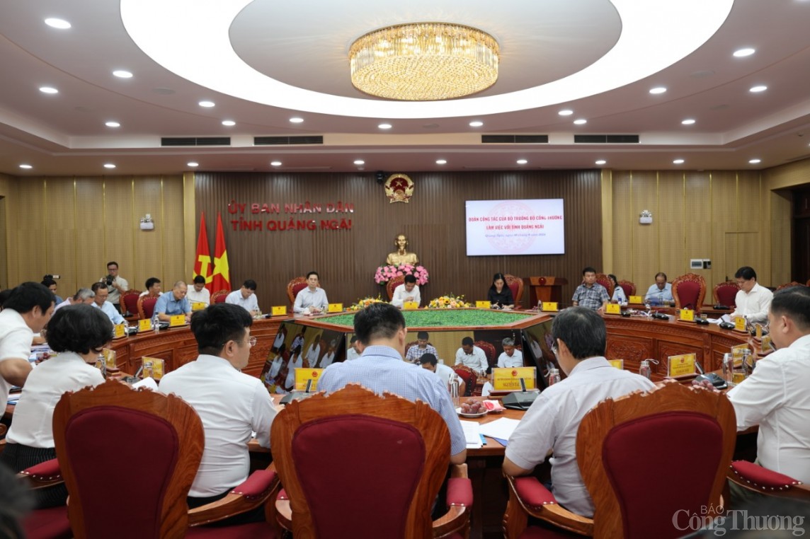 Bộ trưởng Nguyễn Hồng Diên dẫn đầu Đoàn công tác làm việc với tỉnh Quảng Ngãi Bộ trưởng Nguyễn Hồng Diên dẫn đầu Đoàn công tác làm việc với tỉnh Quảng Ngãi