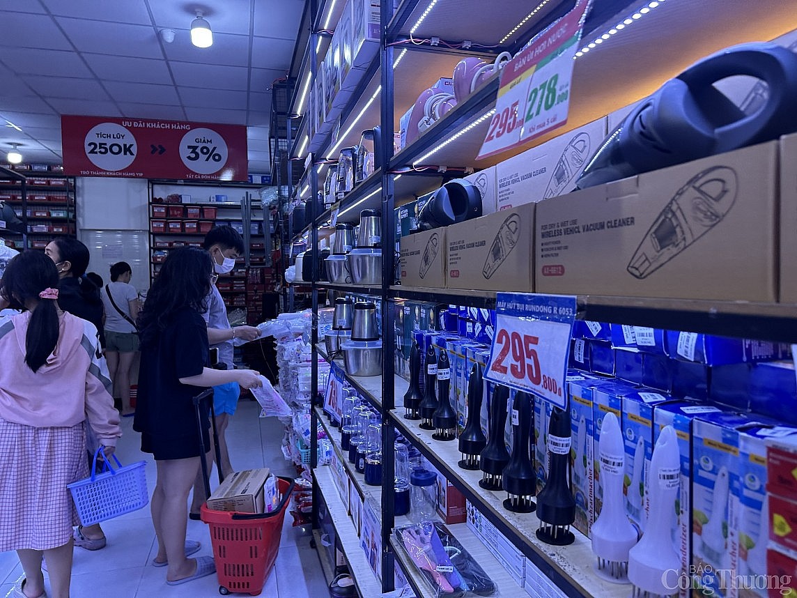 Hệ thống A Mẫn Sài Gòn công khai bán hàng nhái giá siêu rẻ