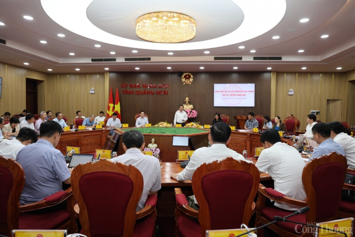 Bộ trưởng Nguyễn Hồng Diên: Xây dựng Dung Quất trở thành Trung tâm Lọc hóa dầu và Năng lượng Quốc gia Bộ trưởng Nguyễn Hồng Diên: Xây dựng Dung Quất trở thành Trung tâm Lọc hóa dầu và Năng lượng Quốc gia