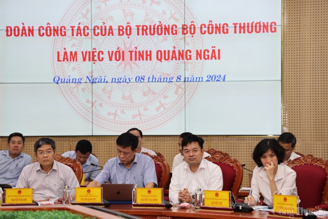 Bộ trưởng Nguyễn Hồng Diên: Xây dựng Dung Quất trở thành Trung tâm Lọc hóa dầu và Năng lượng Quốc gia Bộ trưởng Nguyễn Hồng Diên: Xây dựng Dung Quất trở thành Trung tâm Lọc hóa dầu và Năng lượng Quốc gia