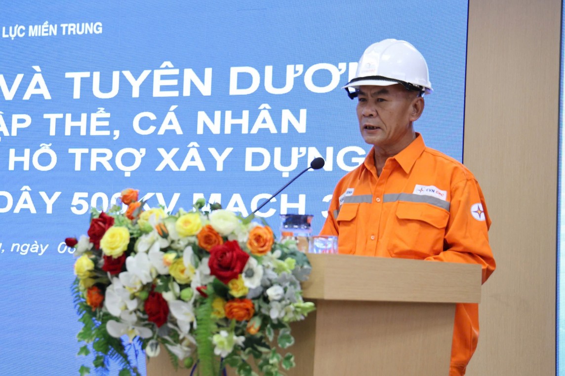 EVNCPC khen thưởng 47 tập thể và cá nhân xuất sắc tham gia thi công đường dây 500kV mạch 3 EVNCPC khen thưởng 47 tập thể và cá nhân xuất sắc tham gia thi công đường dây 500kV mạch 3