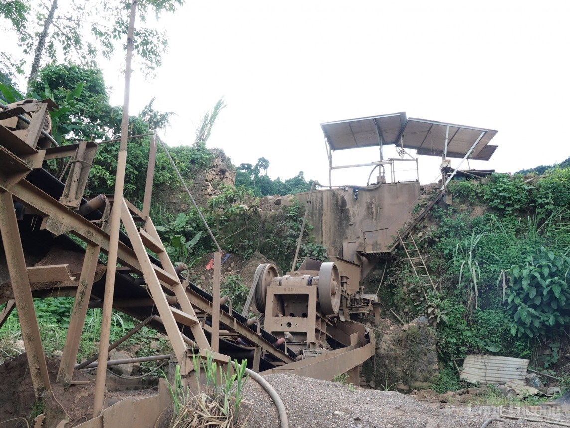 quặng kim phát thanh hóa