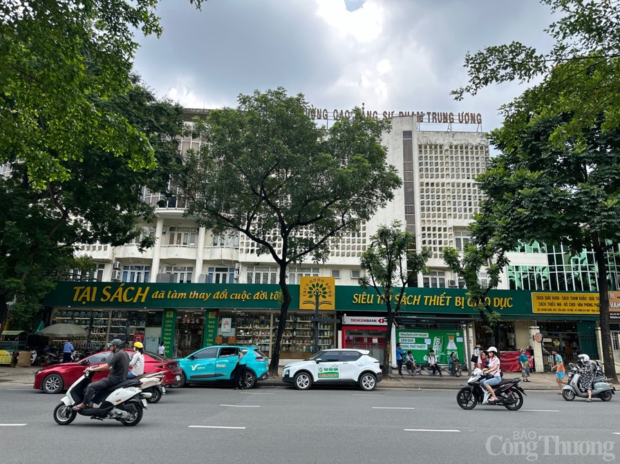 Siêu thị sách Thiết bị giáo dục – nhà sách Tại Sách có địa chỉ tại 387 Hoàng Quốc Việt, quận Cầu Giấy, TP.Hà Nội. Siêu thị sách Thiết bị giáo dục – nhà sách Tại Sách có địa chỉ tại 387 Hoàng Quốc Việt, quận Cầu Giấy, TP.Hà Nội.