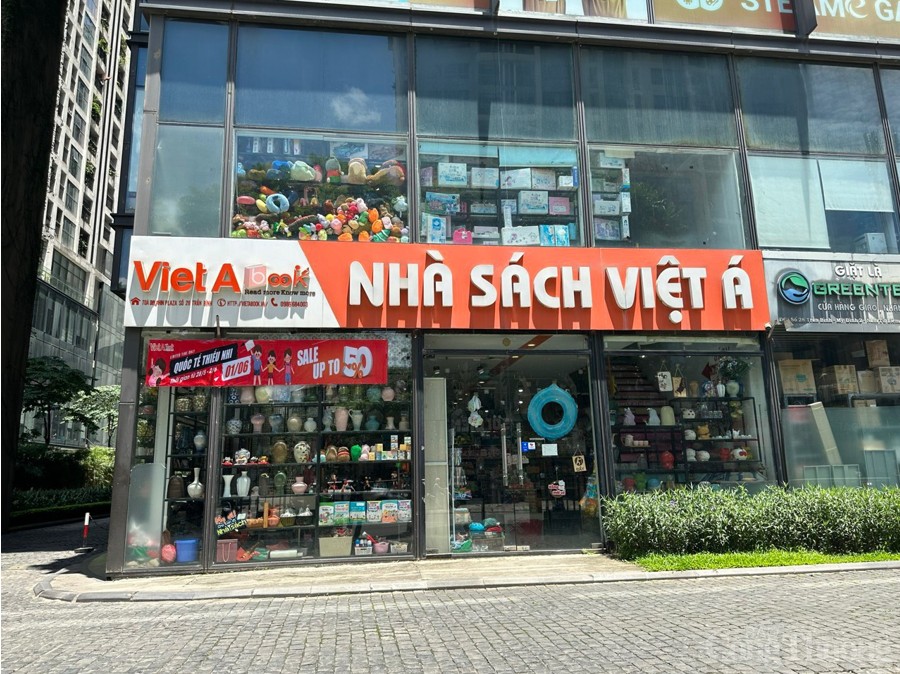 Nhà sách Việt Á địa chỉ tầng1, toà Dolphin Plaza 28 Trần Bình, Mỹ Đình, TP.Hà Nội. Nhà sách Việt Á địa chỉ tầng1, toà Dolphin Plaza 28 Trần Bình, Mỹ Đình, TP.Hà Nội.