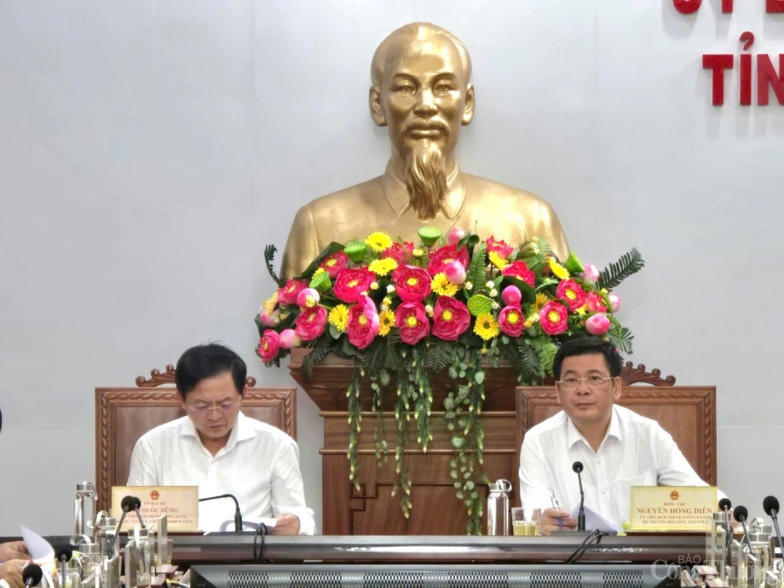 Bộ trưởng Nguyễn Hồng Diên và Bí thư Tỉnh ủy Bình Định Hồ Quốc Dũng chủ trì buổi làm việc Bộ trưởng Nguyễn Hồng Diên và Bí thư Tỉnh ủy Bình Định Hồ Quốc Dũng chủ trì buổi làm việc
