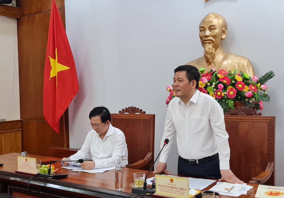 Bộ trưởng Nguyễn Hồng Diên làm việc với tỉnh Bình Định Bộ trưởng Nguyễn Hồng Diên làm việc với tỉnh Bình Định