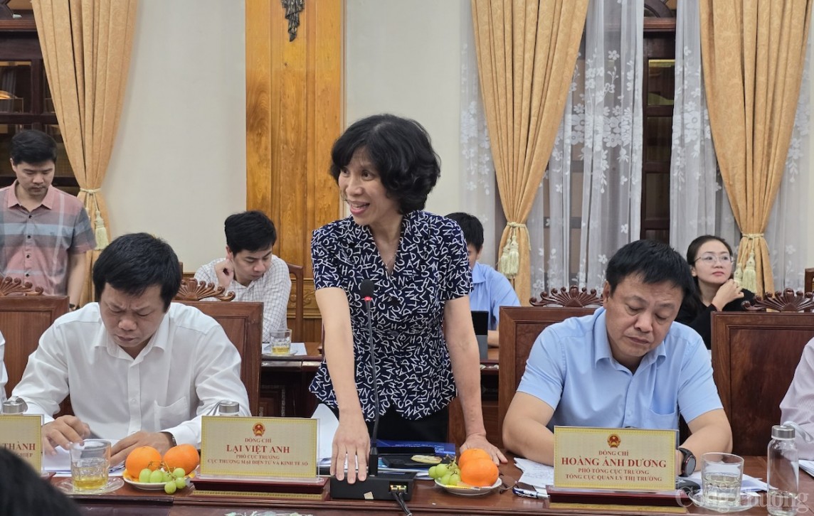 Phó Cục trưởng Cục Thương mại điện tử và Kinh tế số Lại Việt Anh phát biểu Phó Cục trưởng Cục Thương mại điện tử và Kinh tế số Lại Việt Anh phát biểu