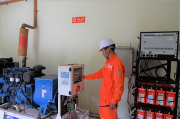 Diễn tập với tình huống mất điện lưới, vận hành máy phát dự phòng Diễn tập với tình huống mất điện lưới, vận hành máy phát dự phòng