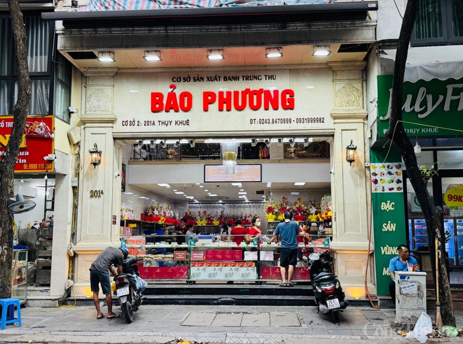 Ghi nhận tại cửa hàng bánh Bảo Phương.