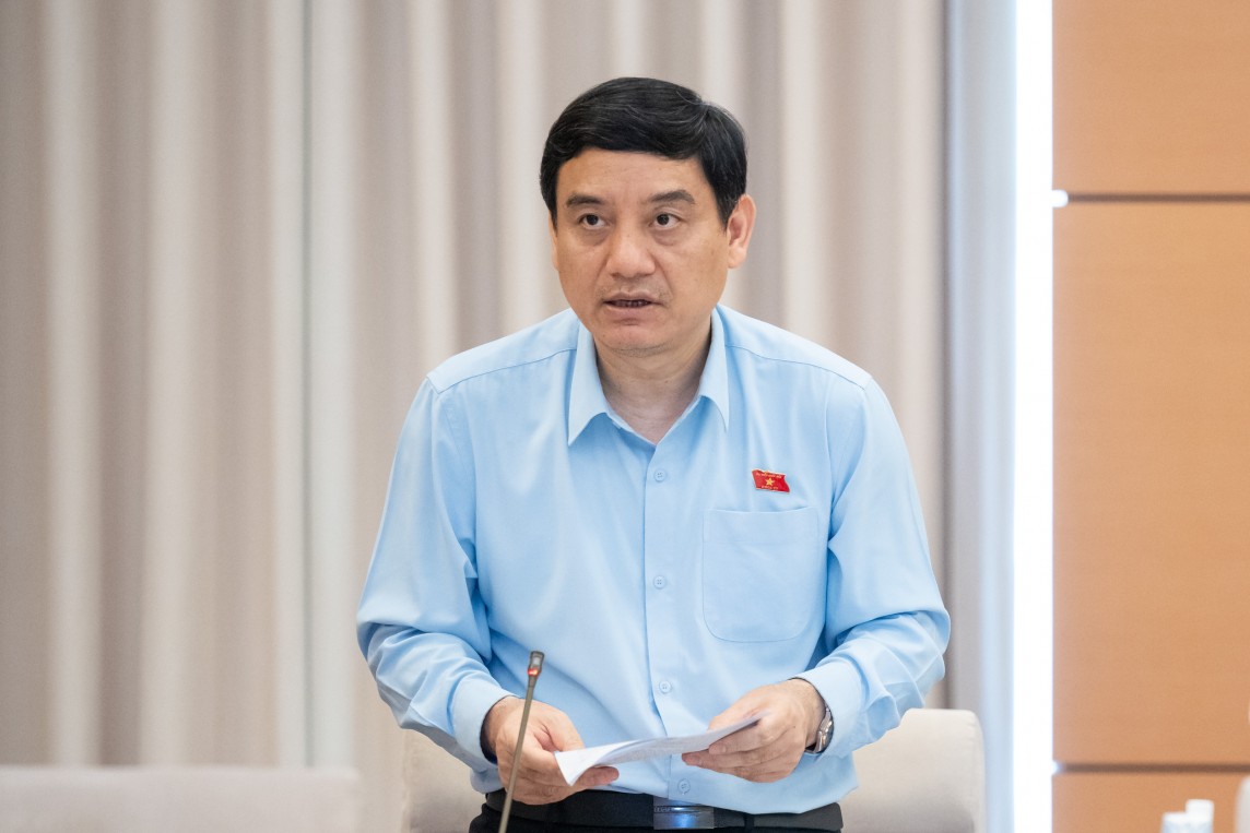 Chủ nhiệm Ủy ban Văn hóa, giáo dục Nguyễn Đắc Vinh Chủ nhiệm Ủy ban Văn hóa, giáo dục Nguyễn Đắc Vinh