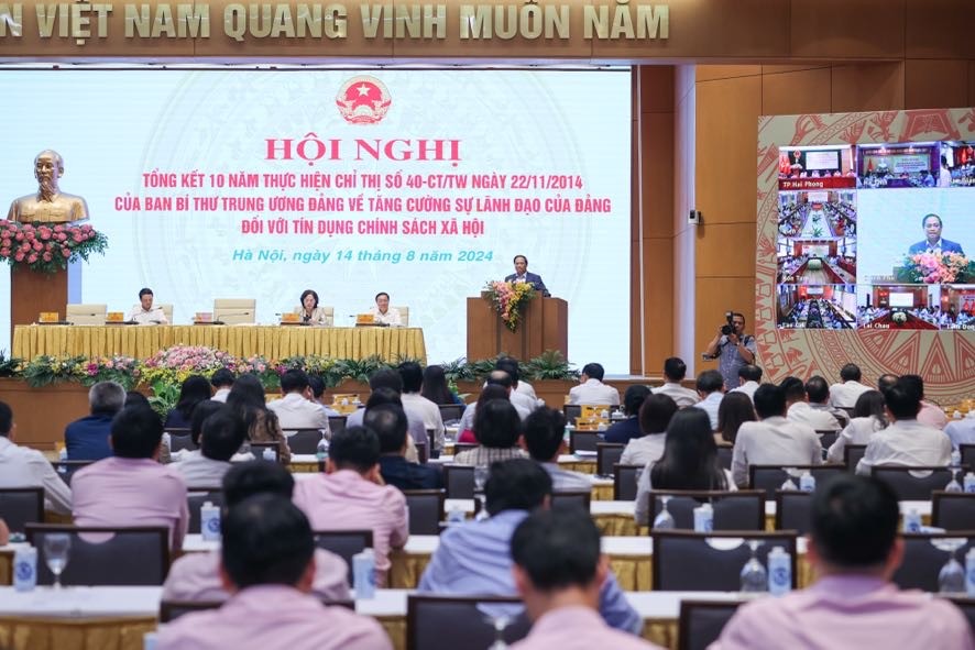 Thủ tướng Phạm Minh Chính chủ trì Hội nghị tổng kết 10 năm thực hiện Chỉ thị số 40-CT/TW ngày 22/11/2014 của Ban Bí thư Trung ương Đảng khóa XI về tăng cường sự lãnh đạo của Đảng đối với tín dụng chính sách xã hội. Thủ tướng Phạm Minh Chính chủ trì Hội nghị tổng kết 10 năm thực hiện Chỉ thị số 40-CT/TW ngày 22/11/2014 của Ban Bí thư Trung ương Đảng khóa XI về tăng cường sự lãnh đạo của Đảng đối với tín dụng chính sách xã hội.