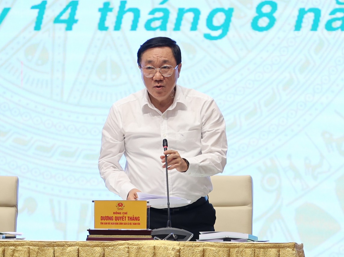 Tổng Giám đốc Ngân hàng Chính sách xã hội Việt Nam Dương Quyết Thắng phát biểu tại hội nghị - Ảnh: VGP/Nhật Bắc Tổng Giám đốc Ngân hàng Chính sách xã hội Việt Nam Dương Quyết Thắng phát biểu tại hội nghị - Ảnh: VGP/Nhật Bắc