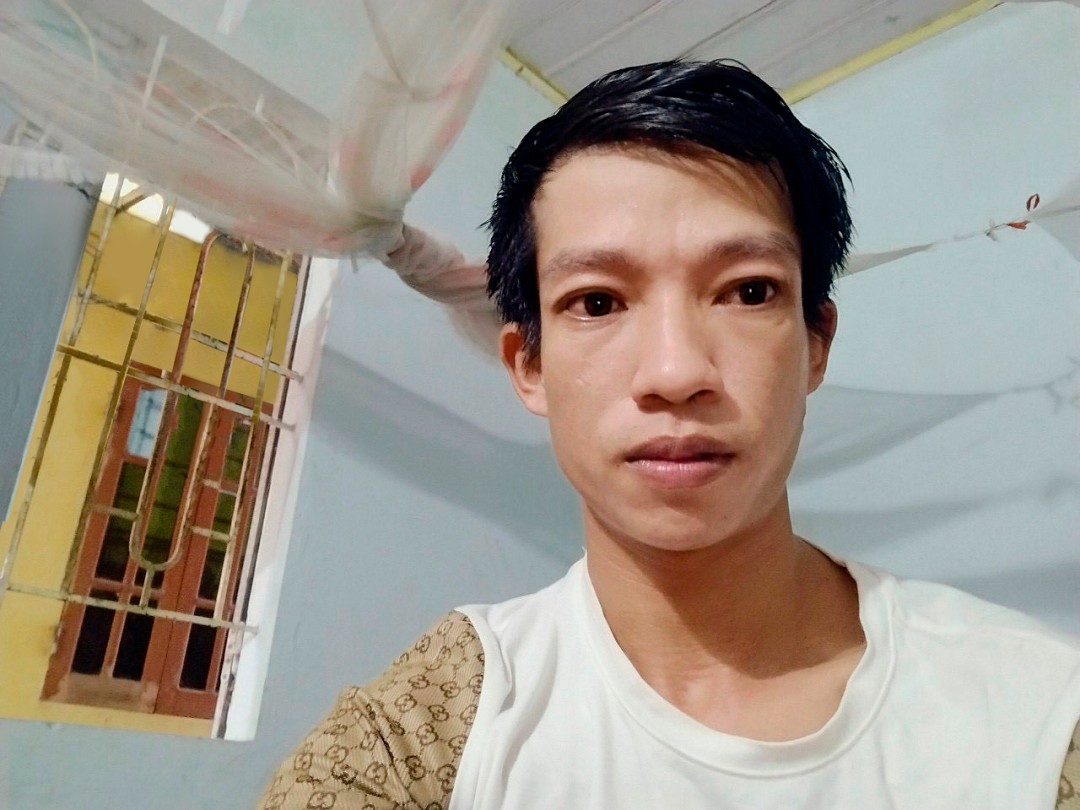 Anh Nguyễn Văn Thiết hiện đang làm công nhân gốm sứ tại Hà Nội cũng may mắn trúng 9 triệu đồng tiền mặt nhờ uống Trà Dr Thanh. Anh Nguyễn Văn Thiết hiện đang làm công nhân gốm sứ tại Hà Nội cũng may mắn trúng 9 triệu đồng tiền mặt nhờ uống Trà Dr Thanh.