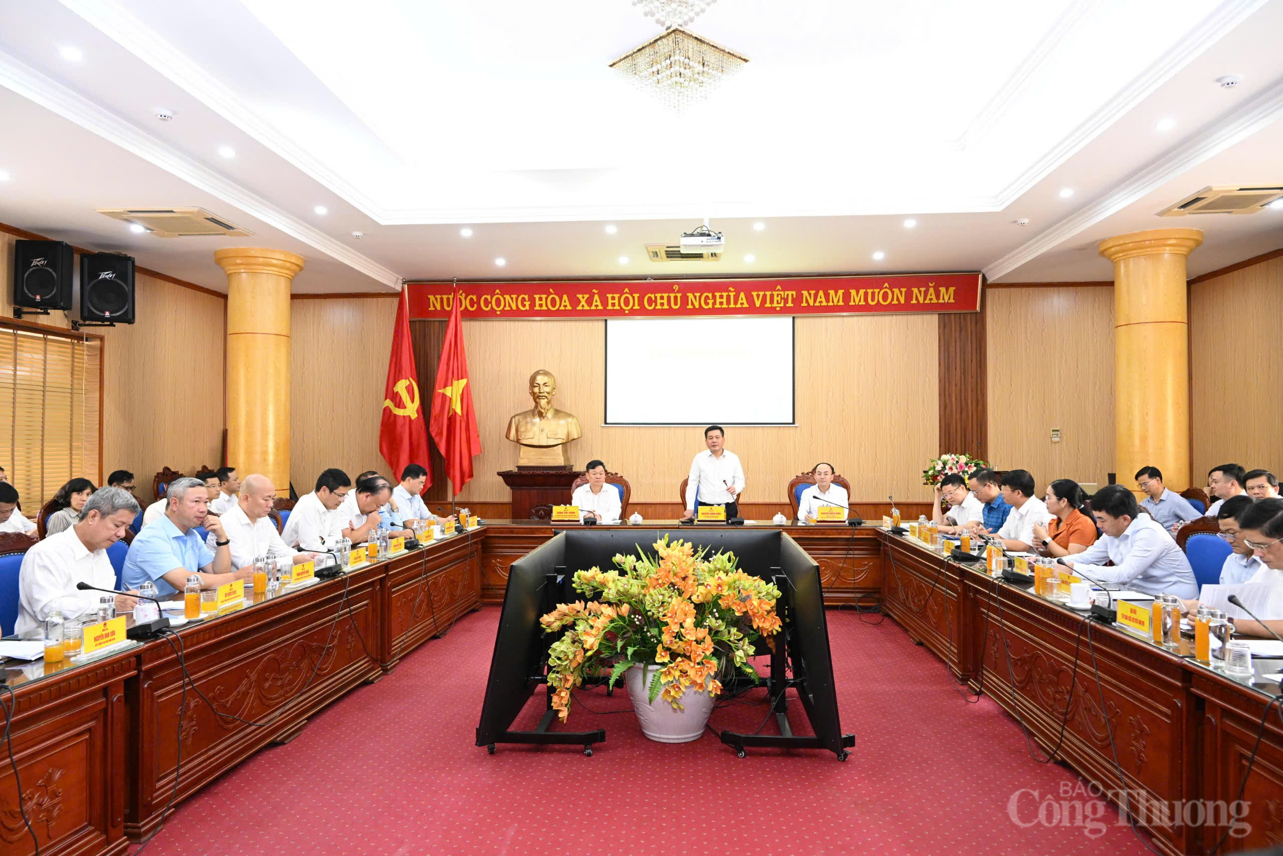 Bộ trưởng Bộ Công Thương Nguyễn Hồng Diên làm việc với tỉnh Bắc Kạn Bộ trưởng Bộ Công Thương Nguyễn Hồng Diên làm việc với tỉnh Bắc Kạn