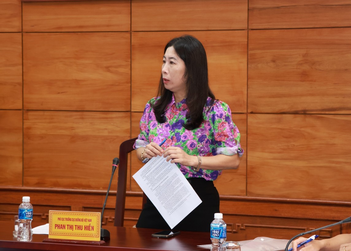 Bà Phan Thị Thu Hiền - Phó Cục Trưởng Cục Đường bộ Việt Nam phát biểu tại buổi làm việc. Bà Phan Thị Thu Hiền - Phó Cục Trưởng Cục Đường bộ Việt Nam phát biểu tại buổi làm việc.