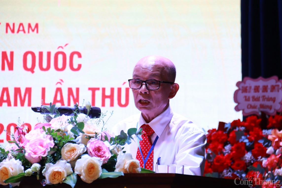 Phong tặng danh hiệu 145 Nghệ nhân làng nghề năm 2024 Phong tặng danh hiệu 145 Nghệ nhân làng nghề năm 2024