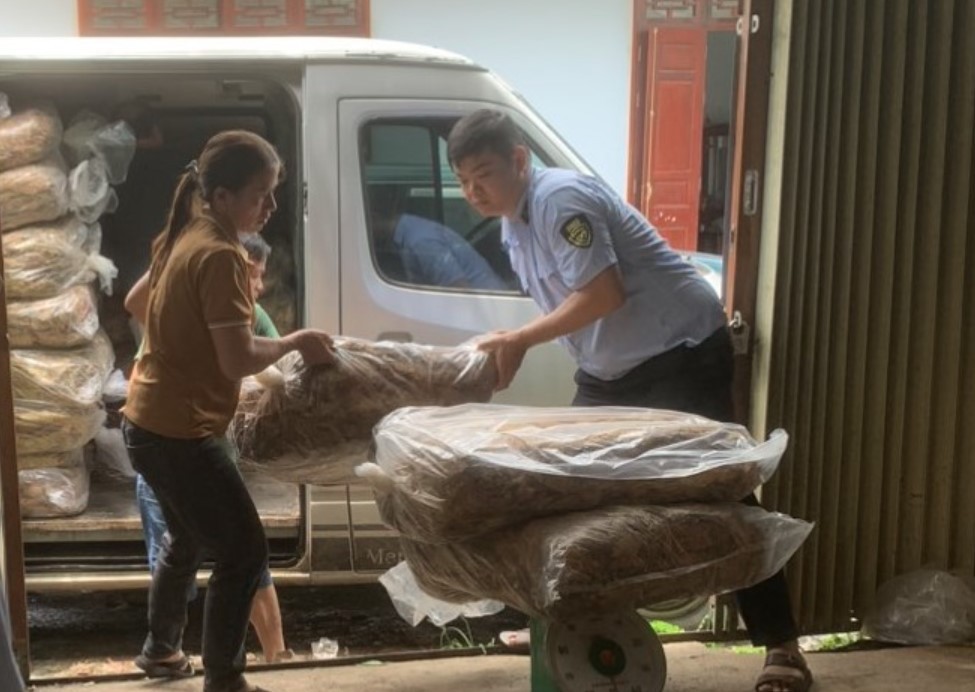 Cao Bằng: Thu giữ trên 1,5 tấn nguyên liệu thuốc lá nhập lậu Cao Bằng: Thu giữ trên 1,5 tấn nguyên liệu thuốc lá nhập lậu