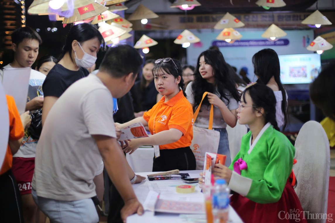 Hơn 60 cơ quan, tổ chức và doanh nghiệp đăng ký tham dự gian hàng triển lãm các sản phẩm đặc trưng của Việt Nam và Hàn Quốc