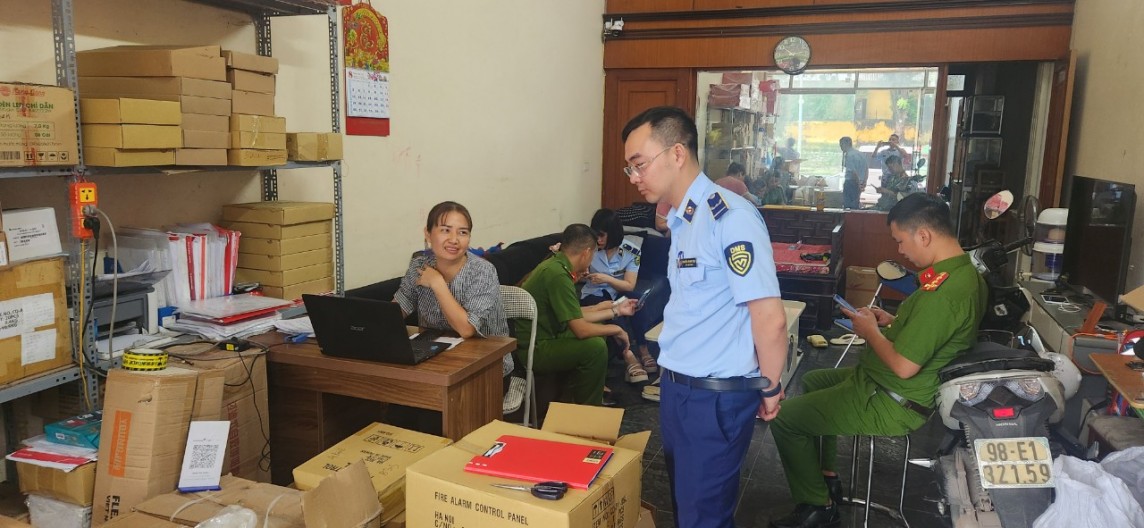 Bắc Giang: Tạm giữ thiết bị phòng cháy chữa cháy tại doanh nghiệp kinh doanh vi phạm Bắc Giang: Tạm giữ thiết bị phòng cháy chữa cháy tại doanh nghiệp kinh doanh vi phạm