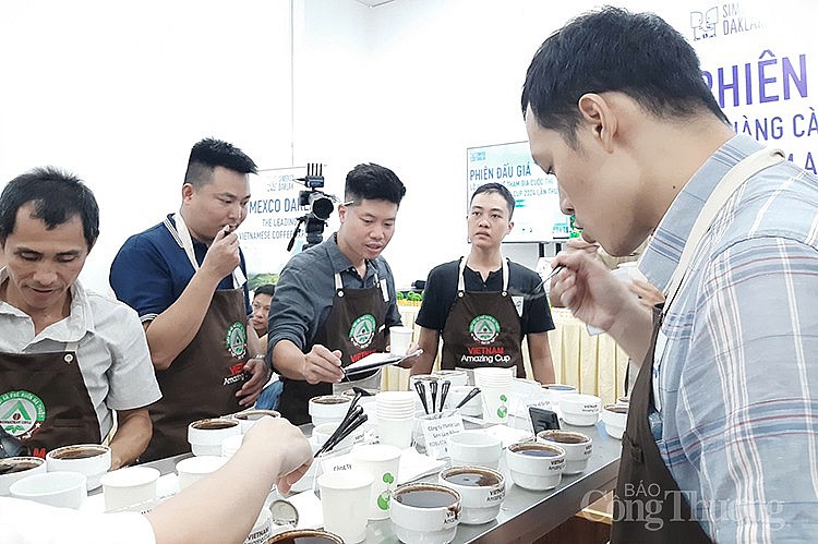 Khách tham dự sẽ có cơ hội khám phá và trải nghiệm những loại cà phê đặc sản đến từ các vùng miền trên cả nước Khách tham dự sẽ có cơ hội khám phá và trải nghiệm những loại cà phê đặc sản đến từ các vùng miền trên cả nước