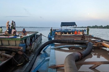 Tiền Giang: Phát hiện gần 300 vụ khai thác cát trái phép, xử phạt hơn 10 tỷ đồng