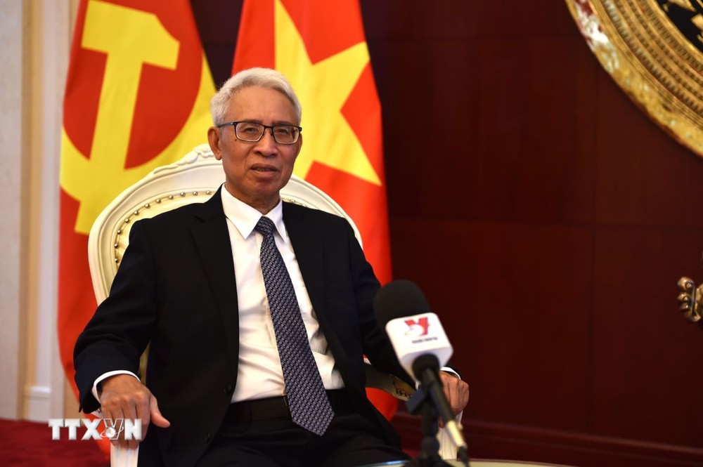 Đại sứ Việt Nam tại Trung Quốc Phạm Sao Mai trả lời phỏng vấn phóng viên TTXVN tại Trung Quốc. (Ảnh: Thành Dương/TTXVN) ttxvn-dai su viet nam.jpg