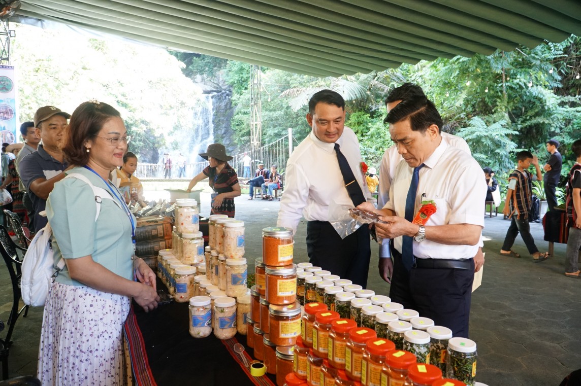 Xúc tiến thương mại ớt A Riêu - Đặc sản miền núi Quảng Nam Xúc tiến thương mại ớt A Riêu - Đặc sản miền núi Quảng Nam