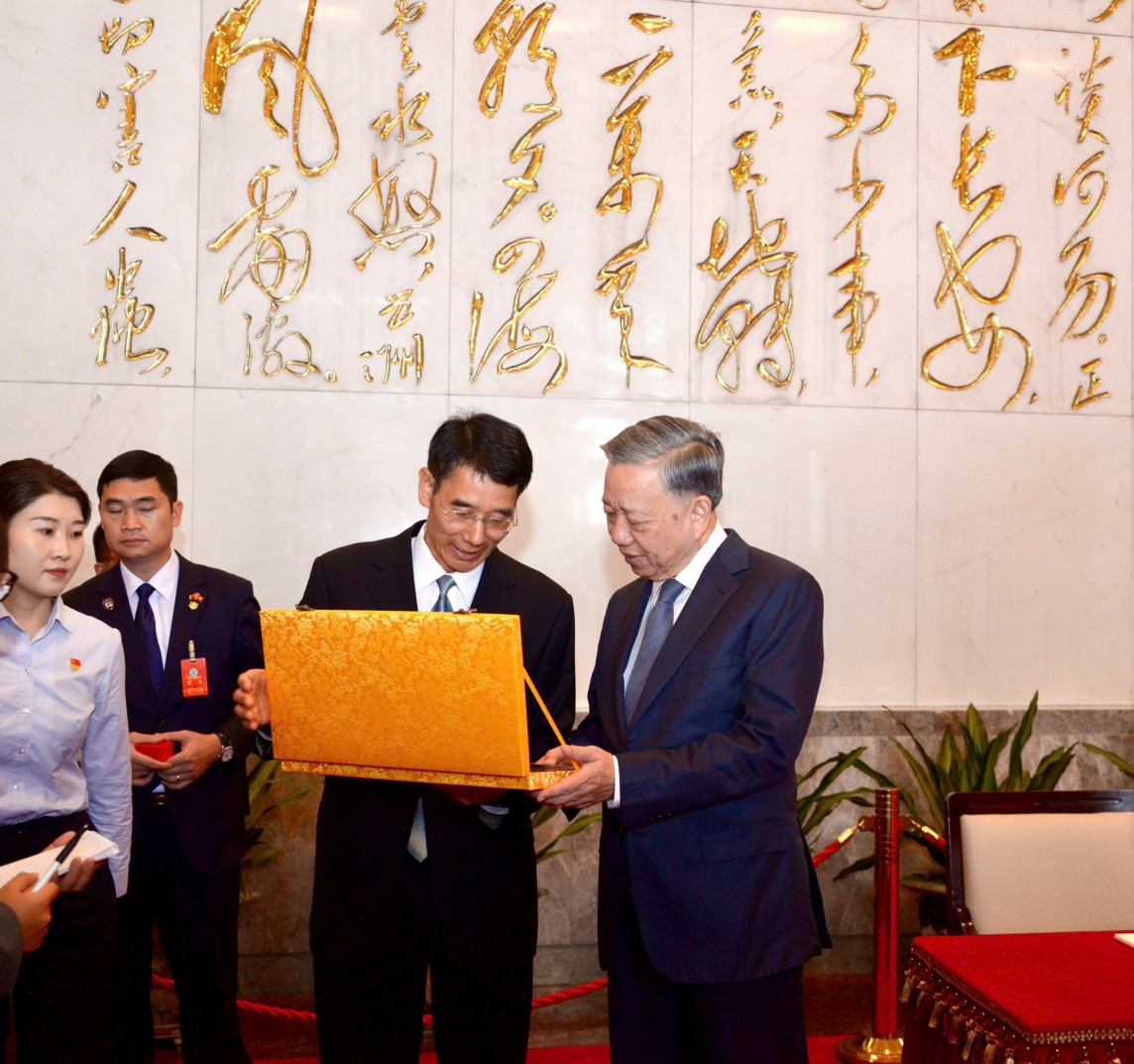 Tổng Bí thư, Chủ tịch nước Tô Lâm thăm Nhà tưởng niệm Chủ tịch Mao Trạch Đông Tổng Bí thư, Chủ tịch nước Tô Lâm