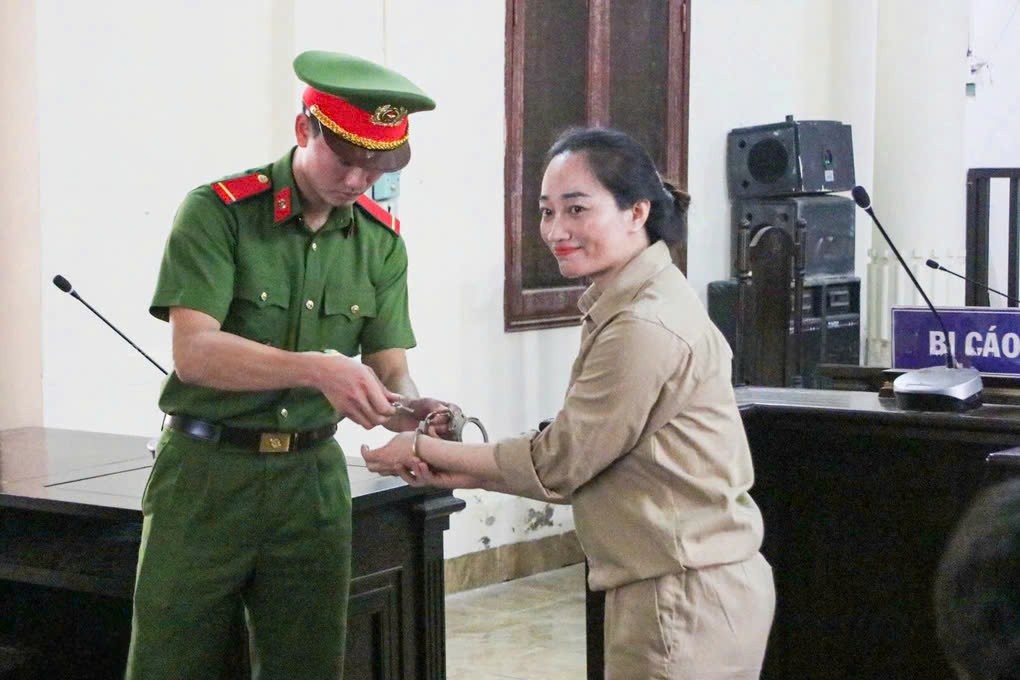 Bị cáo Trương Thị Hương tại toà Bị cáo Trương Thị Hương tại toà