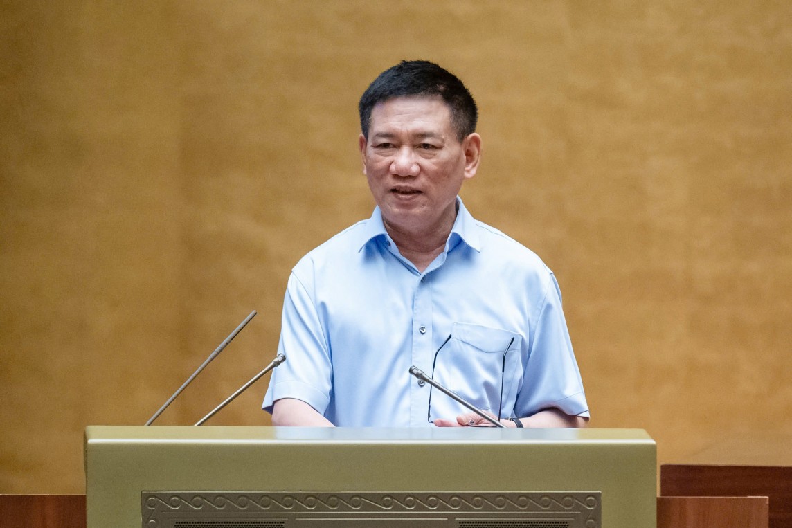 Bộ trưởng Bộ Tài chính Hồ Đức Phớc trả lời chất vấn Bộ trưởng Bộ Tài chính Hồ Đức Phớc trả lời chất vấn