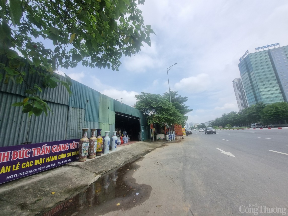 Vì sao các điểm kinh doanh trái phép tại đường Nguyễn Văn Huyên kéo dài vẫn tiếp tục tồn tại? Vì sao các điểm kinh doanh trái phép tại đường Nguyễn Văn Huyên kéo dài vẫn tiếp tục tồn tại?