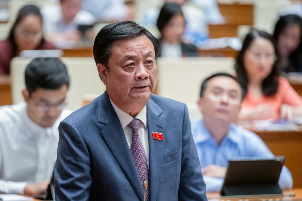 Bộ trưởng Bộ Nông nghiệp và Phát triển nông thôn Lê Minh Hoan trả lời chất vấn Bộ trưởng Bộ Nông nghiệp và Phát triển nông thôn Lê Minh Hoan trả lời chất vấn