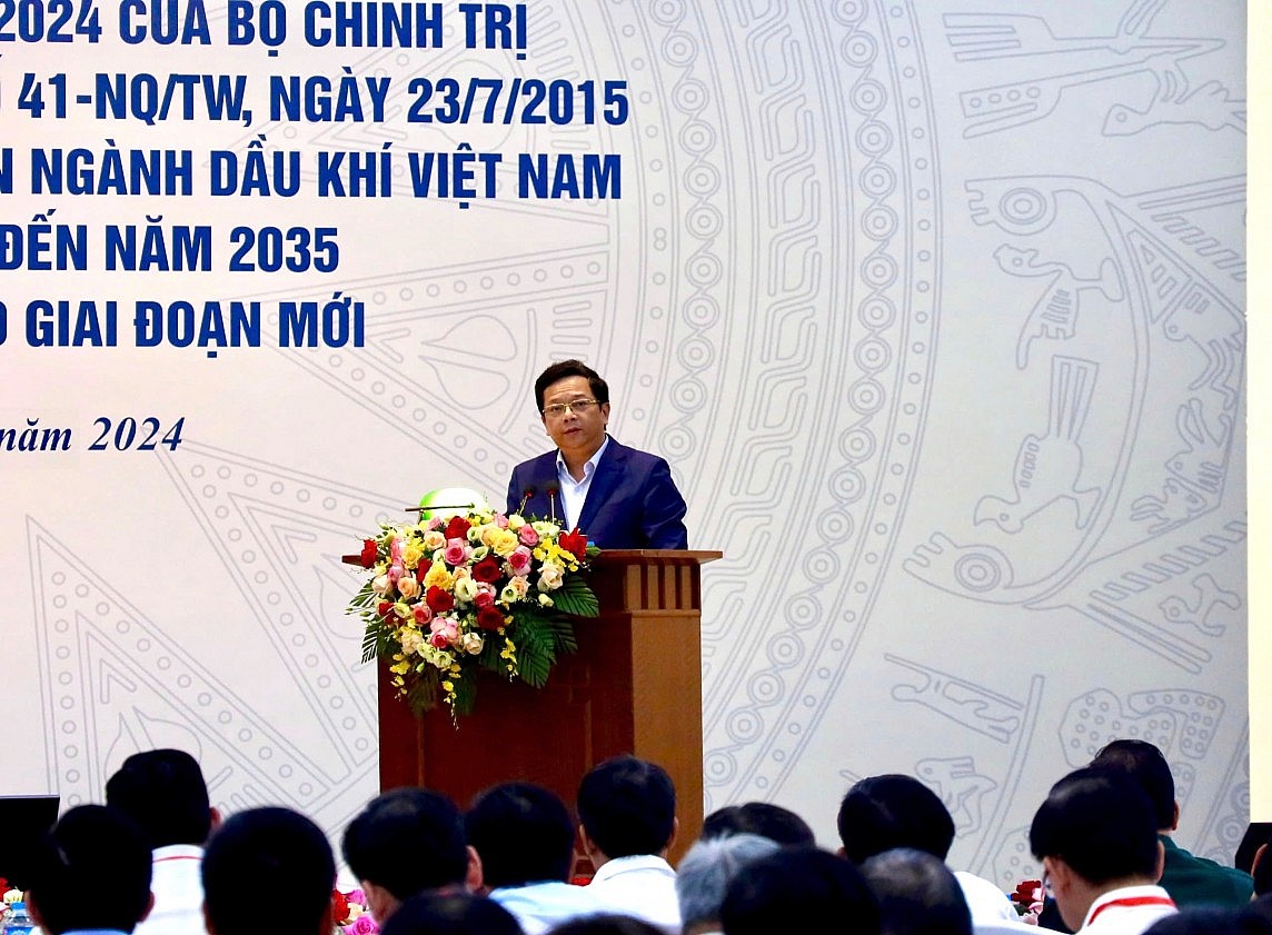 Hội nghị Quán triệt và triển khai Kết luận 76-KL/TW của Bộ Chính trị về định hướng chiến lược dầu khí Hội nghị Quán triệt và triển khai Kết luận 76-KL/TW của Bộ Chính trị về định hướng chiến lược dầu khí