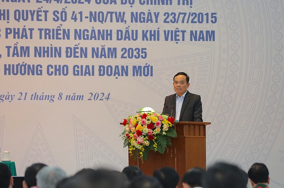 Hội nghị Quán triệt và triển khai Kết luận 76-KL/TW của Bộ Chính trị về định hướng chiến lược dầu khí Hội nghị Quán triệt và triển khai Kết luận 76-KL/TW của Bộ Chính trị về định hướng chiến lược dầu khí