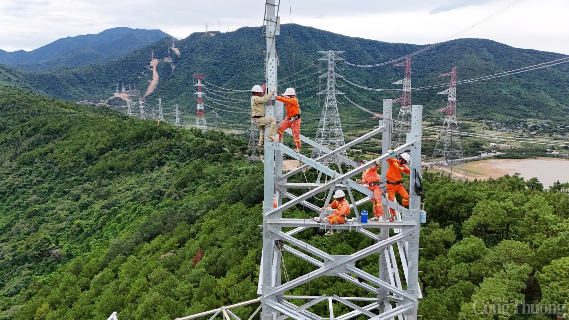 Những cột ‘Phong ba’ trên công trình đường dây 500kV mạch 3 Những cột ‘Phong ba’ trên công trình đường dây 500kV mạch 3