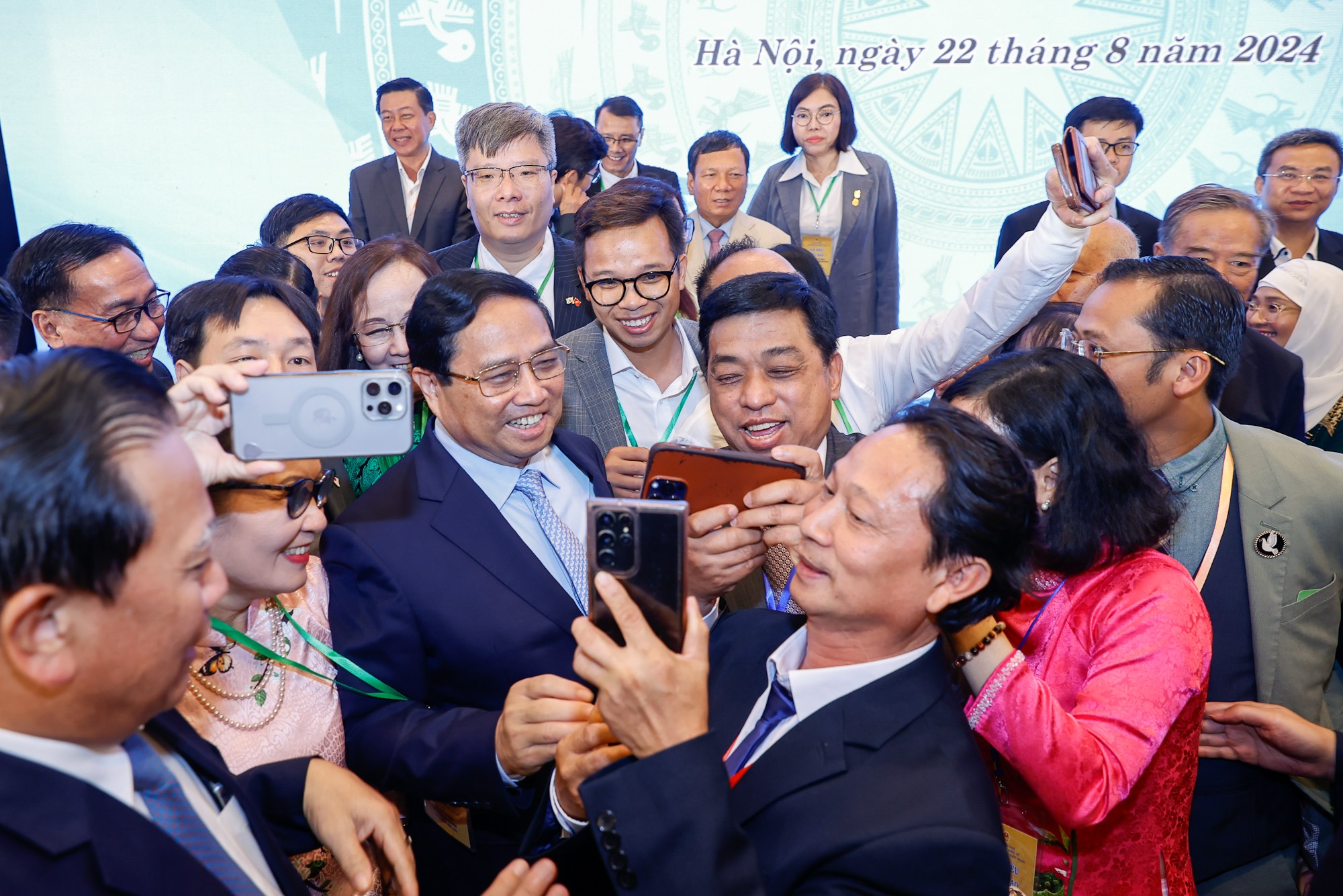 Thủ tướng chia sẻ 3 thông điệp, 3 định hướng, 3 trọng tâm đến người Việt Nam ở nước ngoài