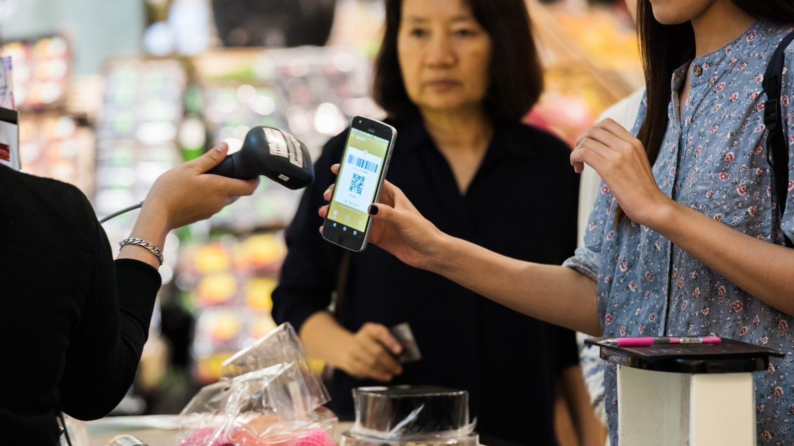 Đẩy mạnh thanh toán QR xuyên biên giới