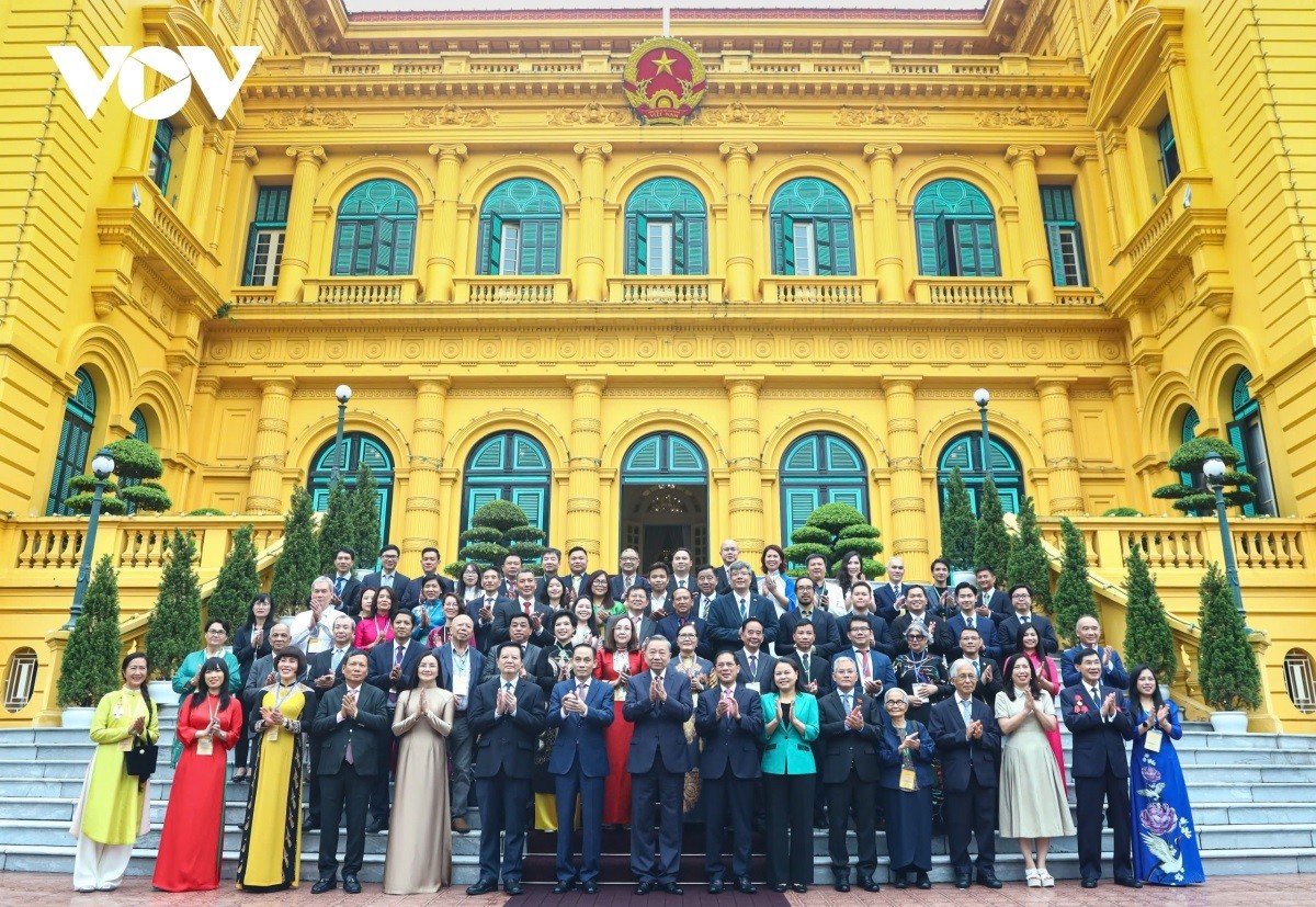 Tổng Bí thư, Chủ tịch nước Tô Lâm gặp mặt kiều bào tiêu biểu Tổng Bí thư, Chủ tịch nước Tô Lâm gặp mặt kiều bào tiêu biểu