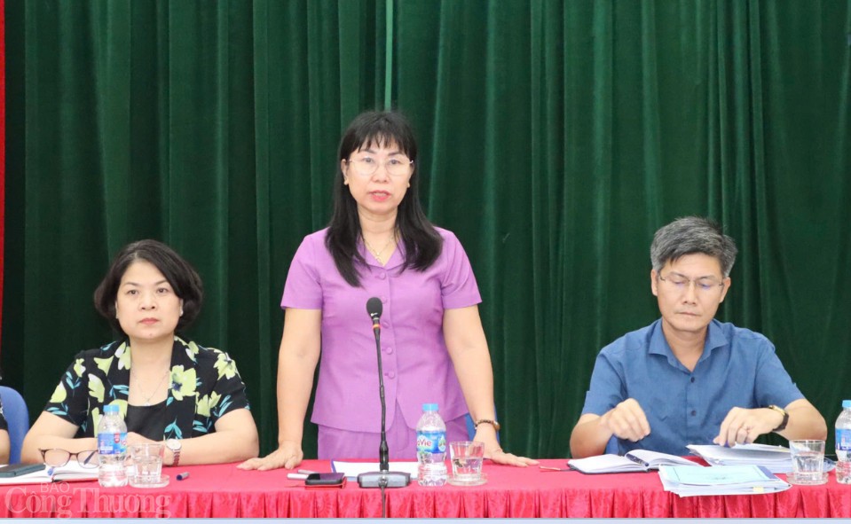 Bà Đỗ Thị Thúy Hà, Phó Chủ tịch UBND quận Nam Từ Liêm phát biểu tại hội nghị. Bà Đỗ Thị Thúy Hà, Phó Chủ tịch UBND quận Nam Từ Liêm phát biểu tại hội nghị.