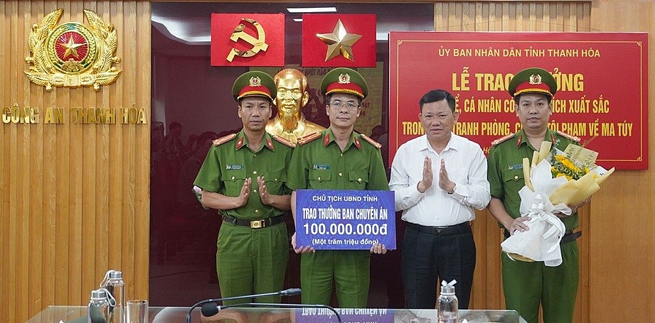 Thanh Hóa: Trao thưởng cho tập thể, cá nhân phá chuyên án ma tuý “khủng” xuyên quốc gia Thanh Hóa: Trao thưởng cho tập thể, cá nhân phá chuyên án ma tuý “khủng” xuyên quốc gia