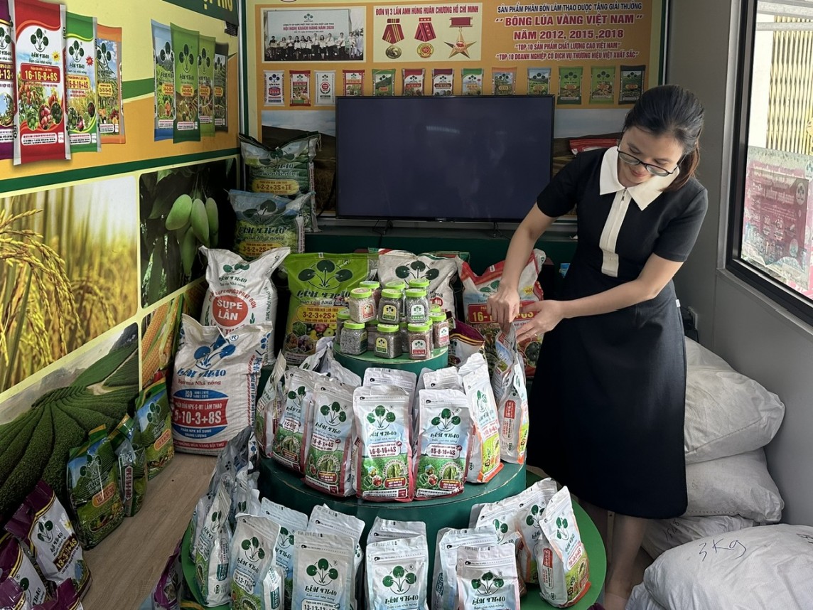 Sufe phốt phát Lâm Thao: Đồng hành với nhà nông, vì sức sống ruộng đồng Sufe phốt phát Lâm Thao: Đồng hành với nhà nông, vì sức sống ruộng đồng