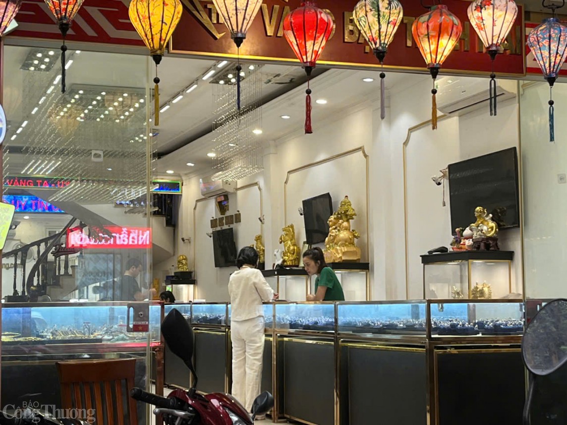 Giá vàng cửa hàng vàng