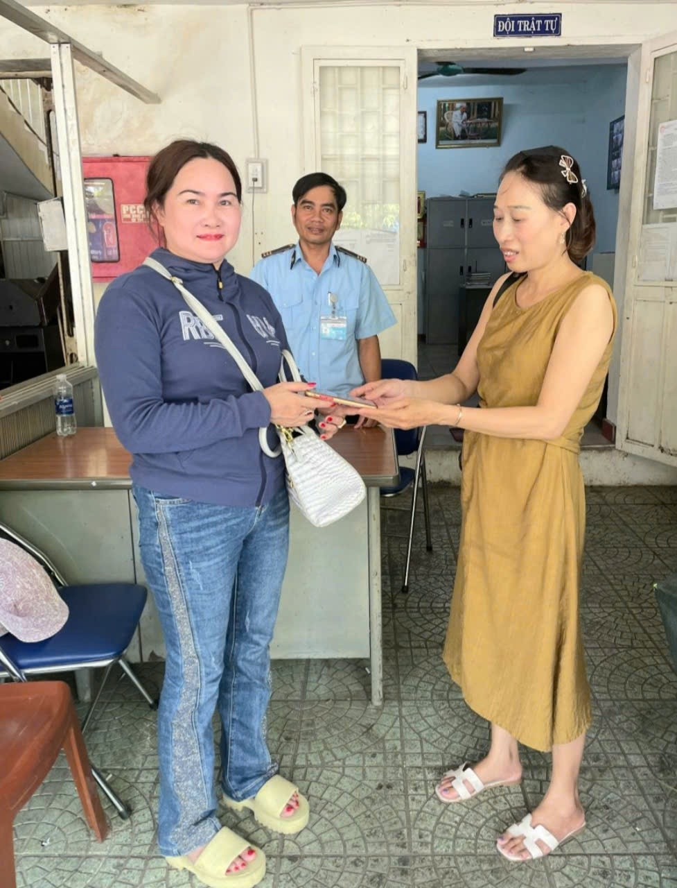 Thừa Thiên Huế: Lạ lùng ngôi chợ trả lại hàng trăm tài sản cho người bị đánh rơi