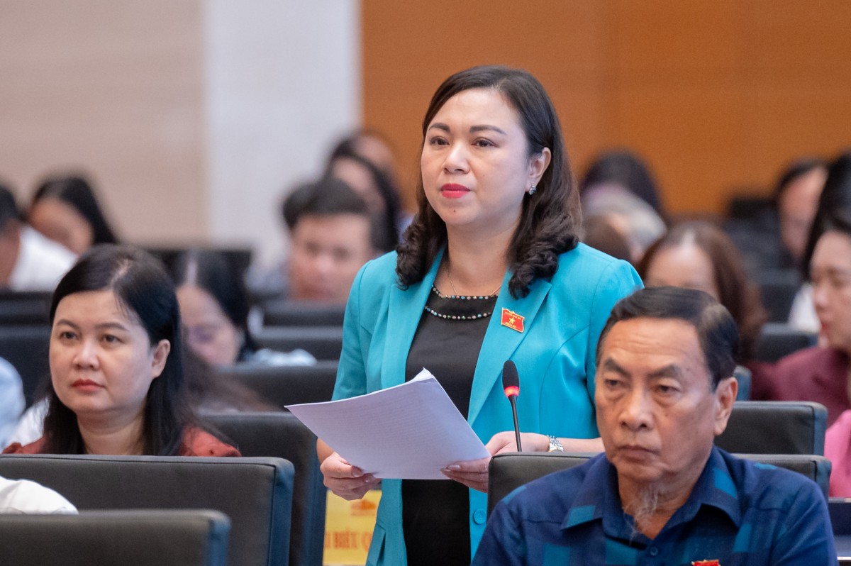 Đại biểu Đặng Bích Ngọc – Phó Trưởng Đoàn chuyên trách Đoàn ĐBQH tỉnh Hòa Bình Đại biểu Đặng Bích Ngọc – Phó Trưởng Đoàn chuyên trách Đoàn ĐBQH tỉnh Hòa Bình