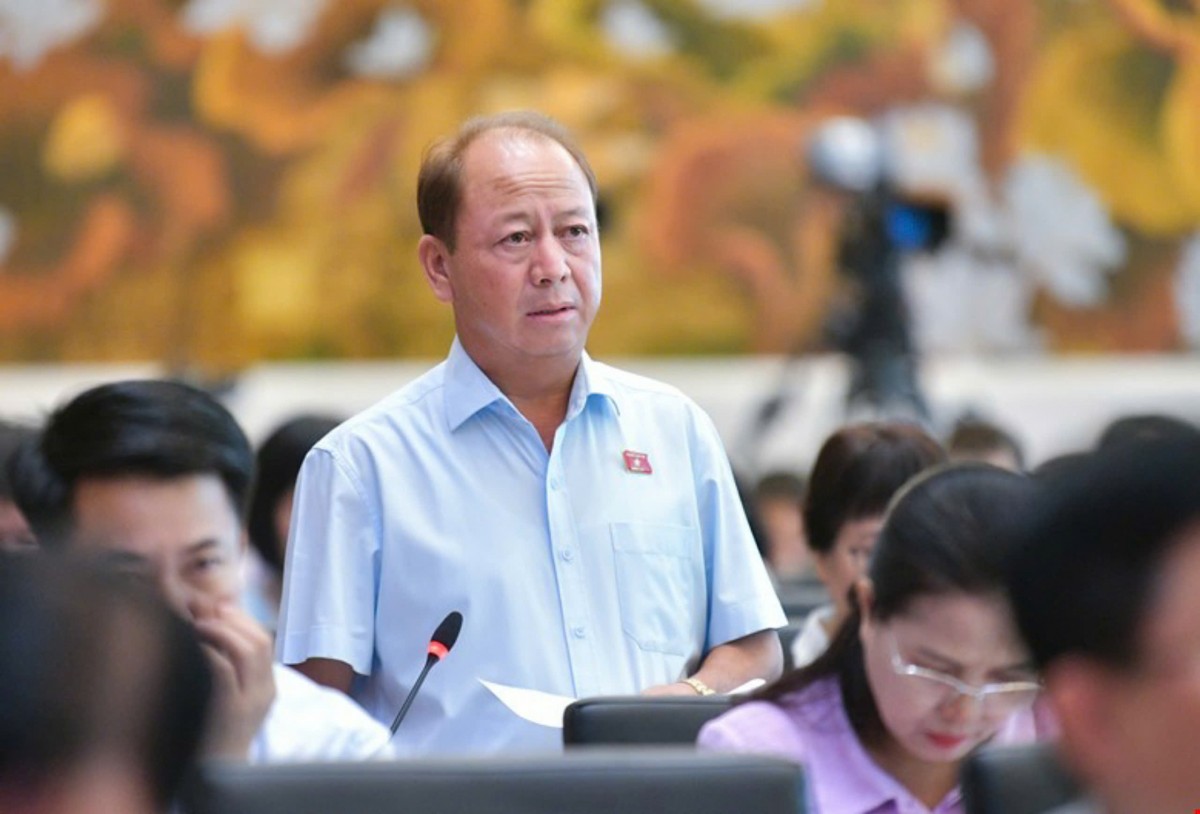 Đại biểu Sùng A Lềnh - Phó Trưởng Đoàn chuyên trách Đoàn ĐBQH tỉnh Lào Cai Đại biểu Sùng A Lềnh - Phó Trưởng Đoàn chuyên trách Đoàn ĐBQH tỉnh Lào Cai