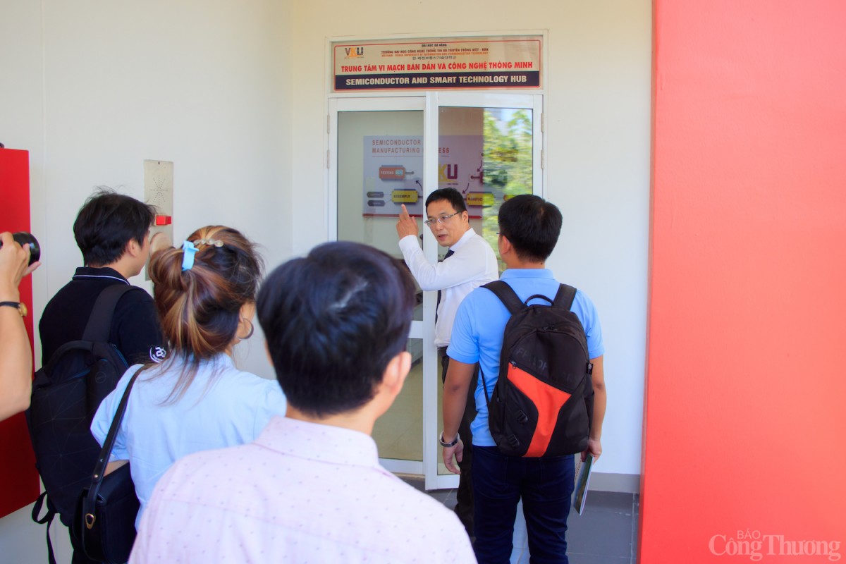 thăm trung tâm vi mạch bán dẫn và công nghệ thông tin - nơi đào tạo giảng viên nguồn lĩnh vực vi mạch bán dẫn Đà Nẵng. thăm trung tâm vi mạch bán dẫn và công nghệ thông tin - nơi đào tạo giảng viên nguồn lĩnh vực vi mạch bán dẫn Đà Nẵng.